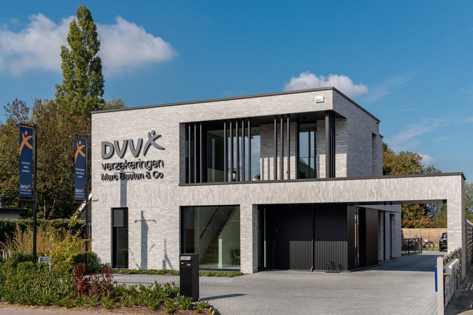 Project DVV — Flat HA diepzwart hout-aluminium