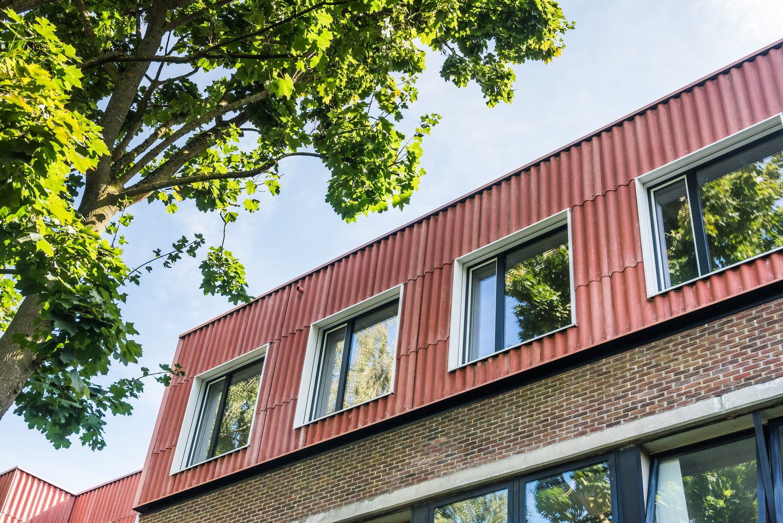 Project Maria — schoolgebouw hout-aluminium